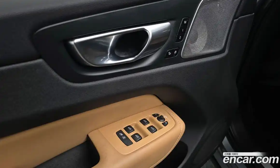 Volvo XC60 2021 2.0 автомат (гидро), фото 30