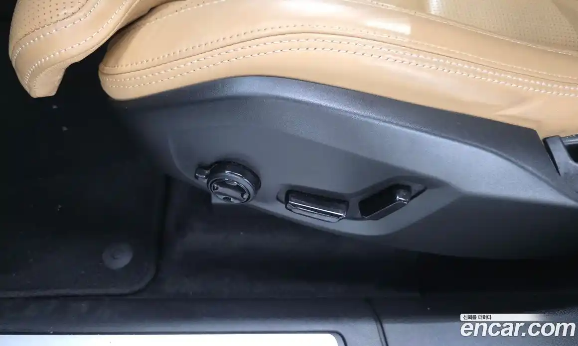 Volvo XC60 2021 2.0 автомат (гидро), фото 32