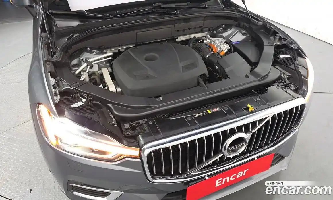 Volvo XC60 2021 2.0 автомат (гидро), фото 6