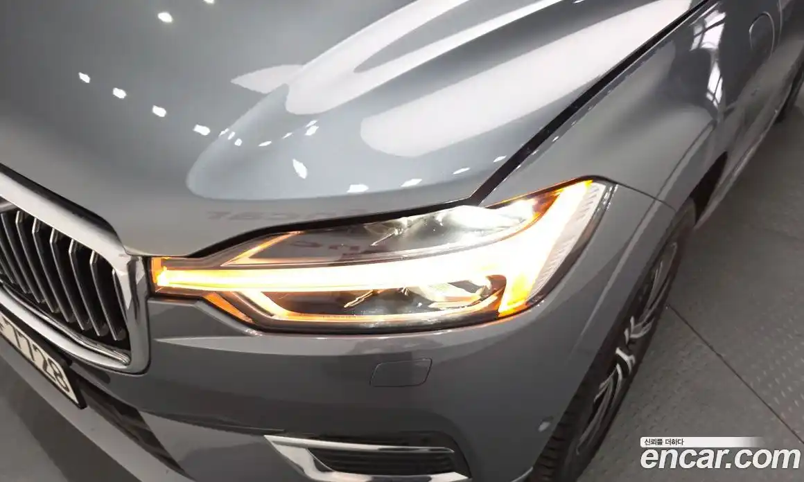 Volvo XC60 2021 2.0 автомат (гидро), фото 8