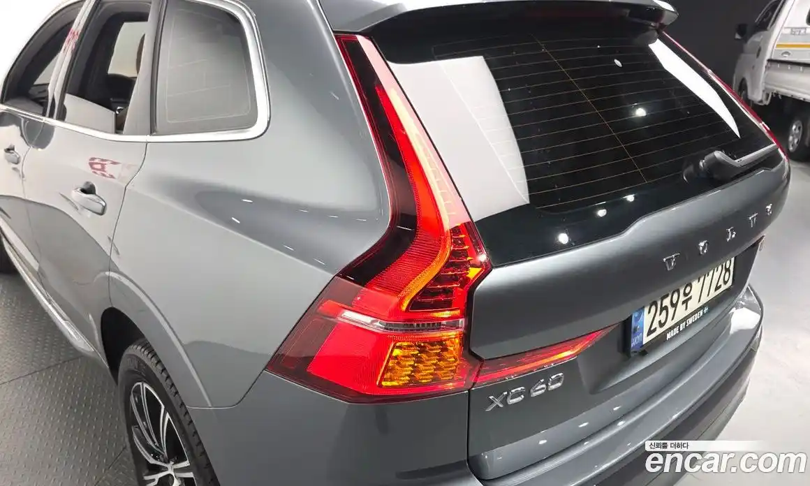 Volvo XC60 2021 2.0 автомат (гидро), фото 9