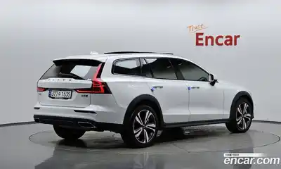 Volvo V60, 2021, 64 896 км