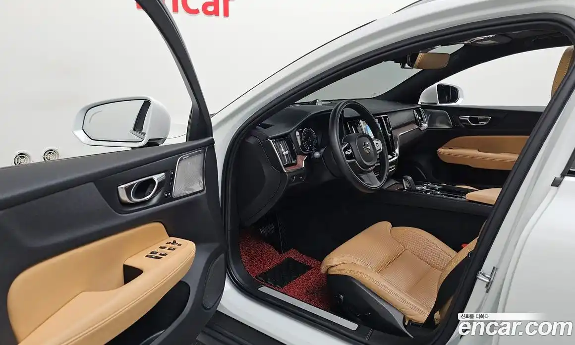 Volvo V60 2021 2.0 автомат (гидро), фото 12