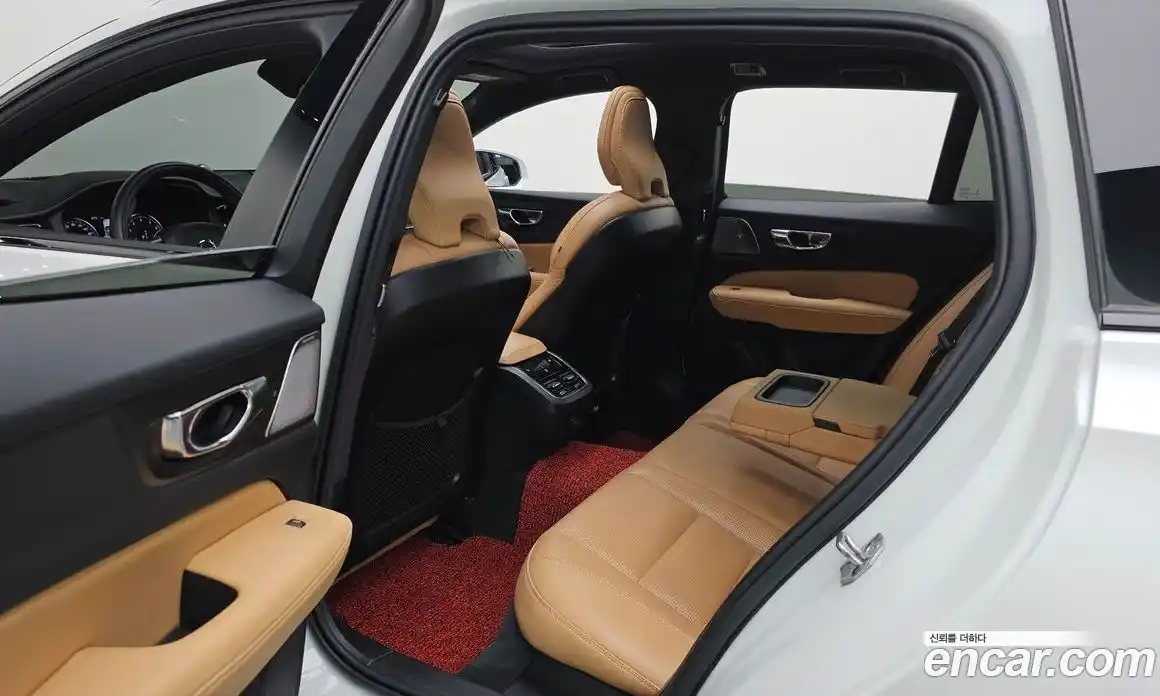Volvo V60 2021 2.0 автомат (гидро), фото 15