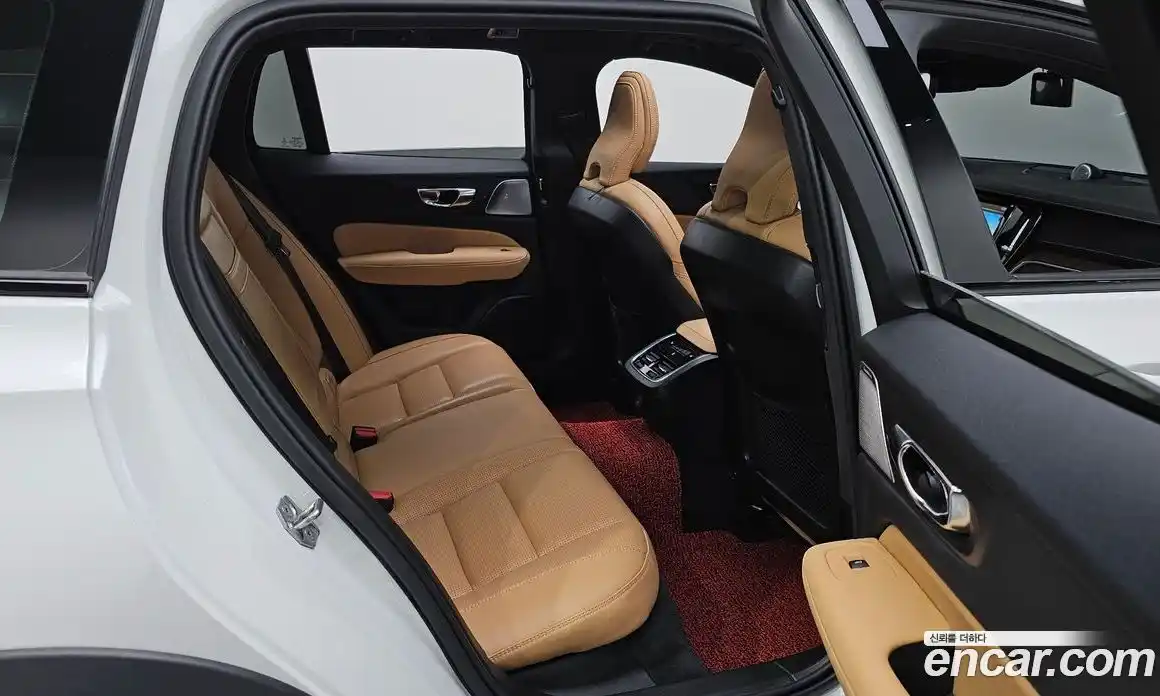 Volvo V60 2021 2.0 автомат (гидро), фото 17