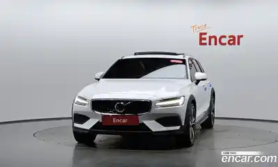Volvo V60 2021 2.0 автомат (гидро), миниатюра 2