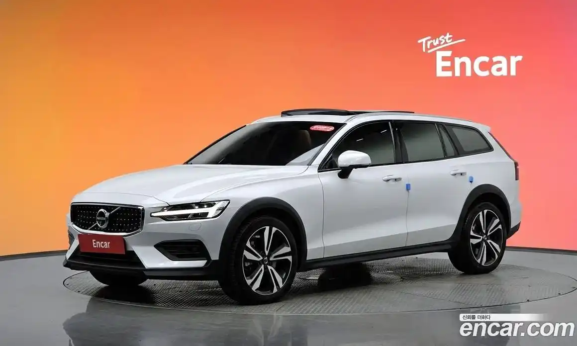 Volvo V60 2021 2.0 автомат (гидро), фото 37