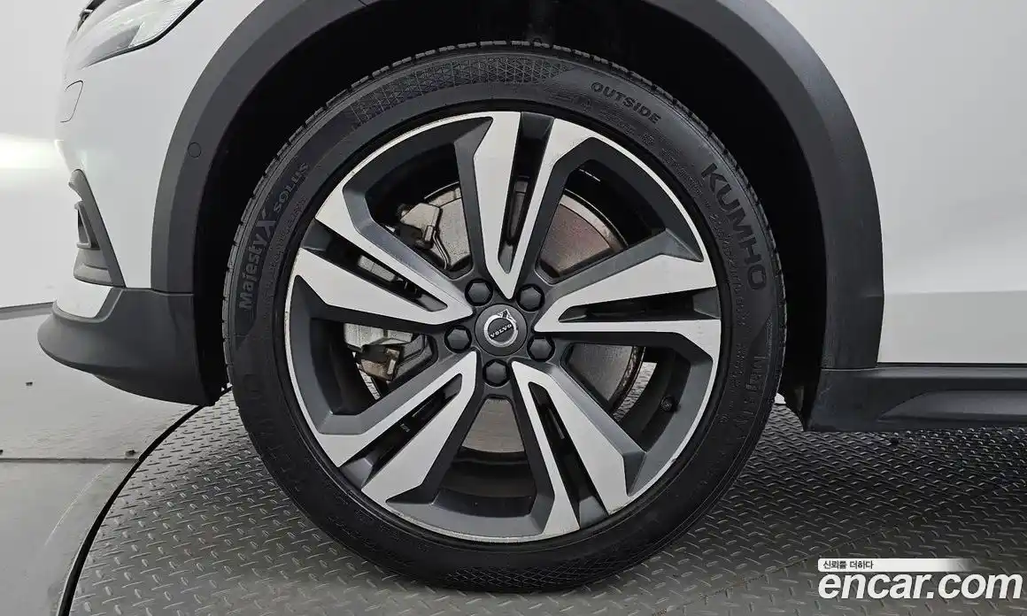 Volvo V60 2021 2.0 автомат (гидро), фото 4