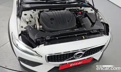 Volvo V60 2021 2.0 автомат (гидро), миниатюра 5