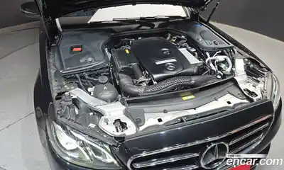 Mercedes-Benz E-Class 2020 2.0 автомат (гидро), миниатюра 6