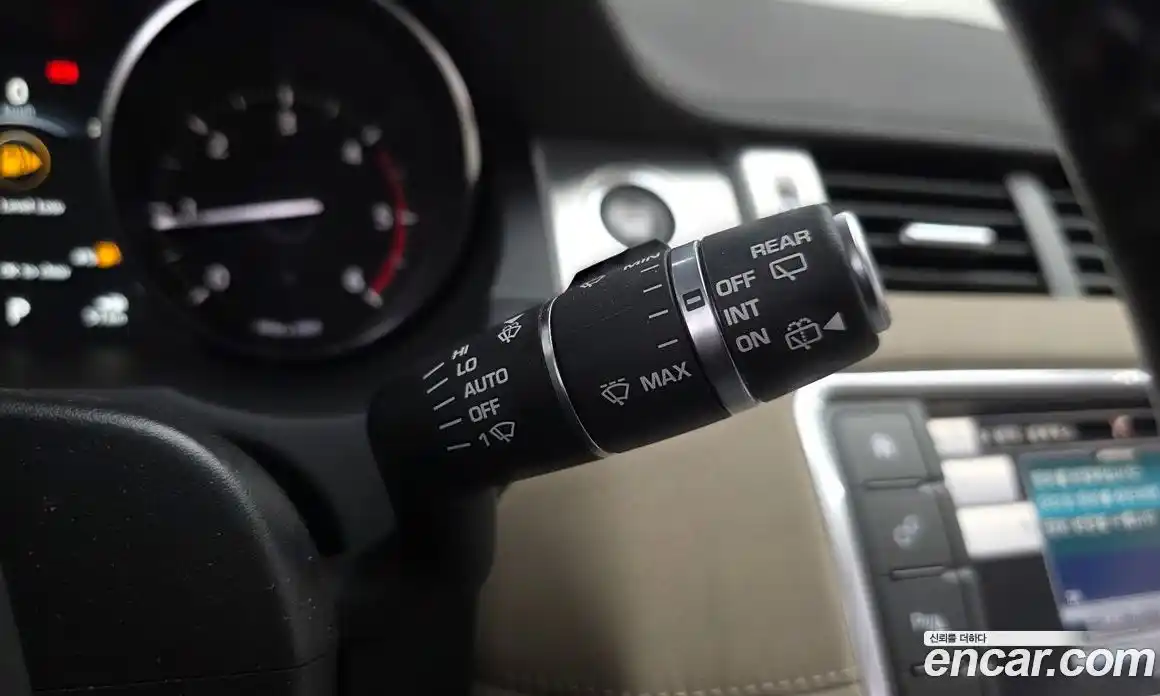 Land Rover Range Rover Evoque 2016 2.0 автомат (гидро), фото 18