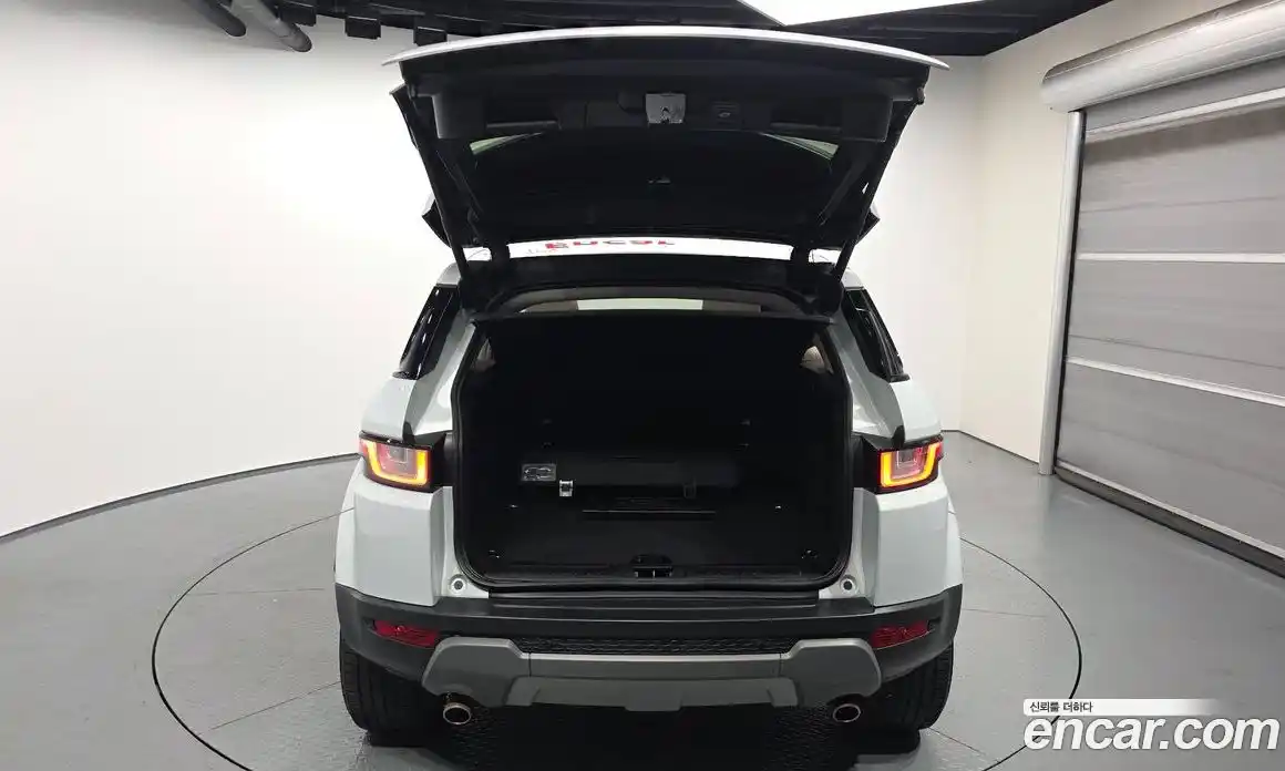 Land Rover Range Rover Evoque 2016 2.0 автомат (гидро), фото 20