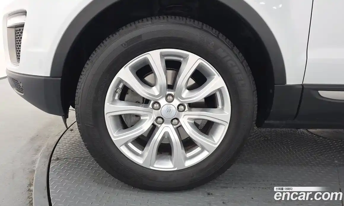 Land Rover Range Rover Evoque 2016 2.0 автомат (гидро), фото 5