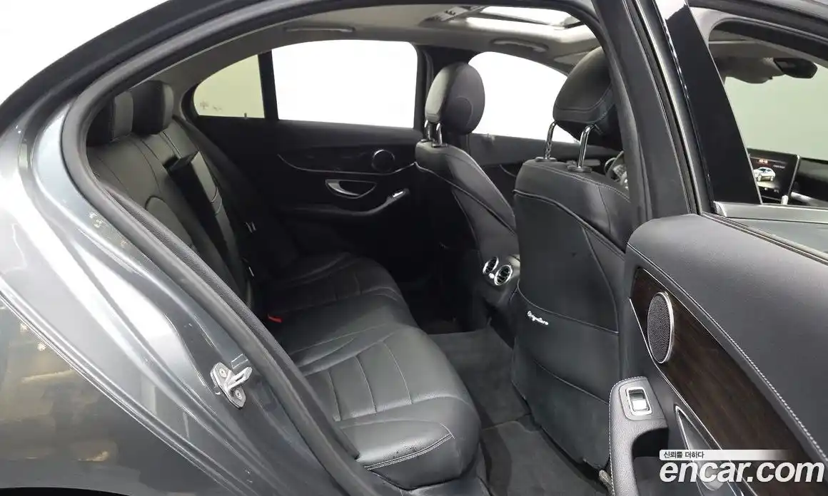 Mercedes-Benz C-Class 2018 2.0 гидро, фото 18 Mercedes-Benz C-Class 2018 2.0 гидро, фото 18