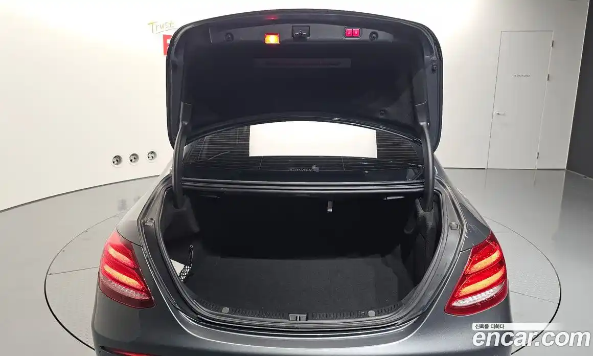Mercedes-Benz E-Class 2018 2.0 автомат (гидро), фото 33