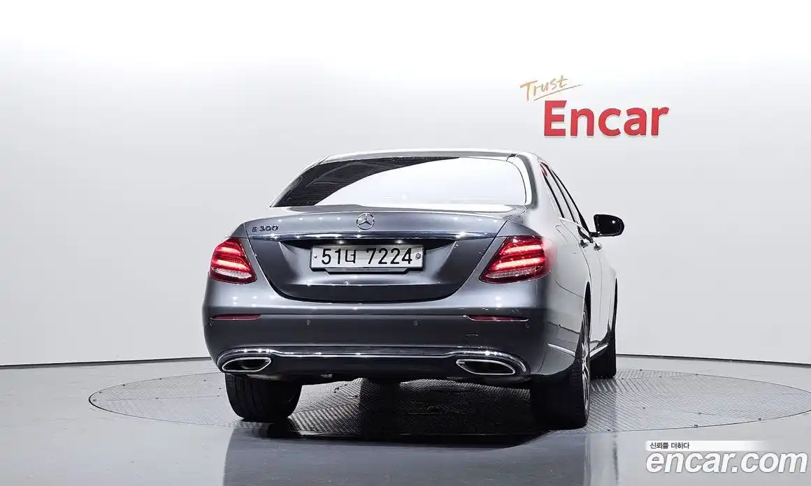 Mercedes-Benz E-Class 2018 2.0 автомат (гидро), фото 4