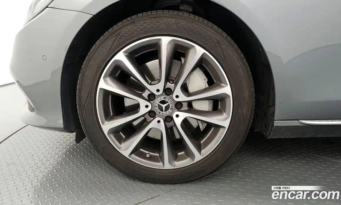 Mercedes-Benz E-Class 2018 2.0 автомат (гидро), фото 5