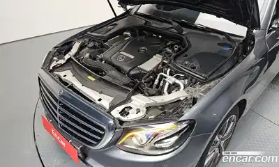 Mercedes-Benz E-Class 2018 2.0 автомат (гидро), миниатюра 6