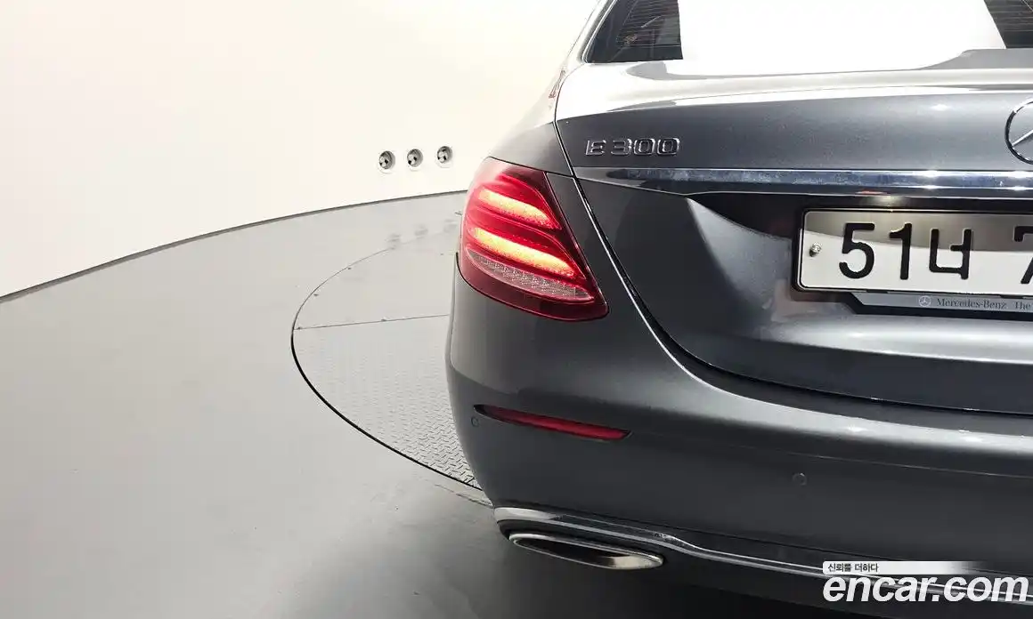 Mercedes-Benz E-Class 2018 2.0 автомат (гидро), фото 9