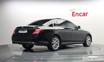 Mercedes-Benz E-Class 2017 2.0 автомат (гидро), миниатюра 2
