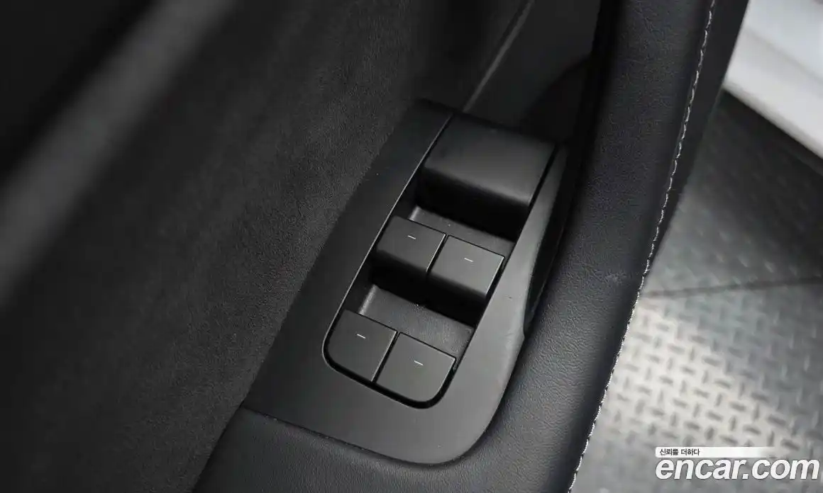 Tesla Model Y 2024 0.2 гидро, фото 19