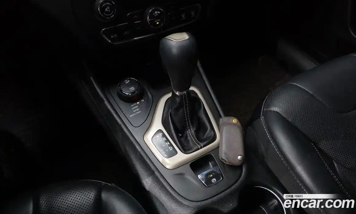 Jeep Cherokee 2015 2.0 автомат (гидро), фото 9