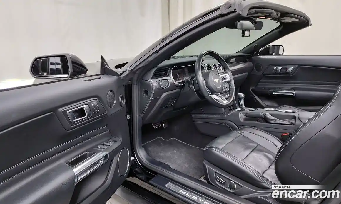 Ford Mustang 2019 2.3 автомат (гидро), фото 13