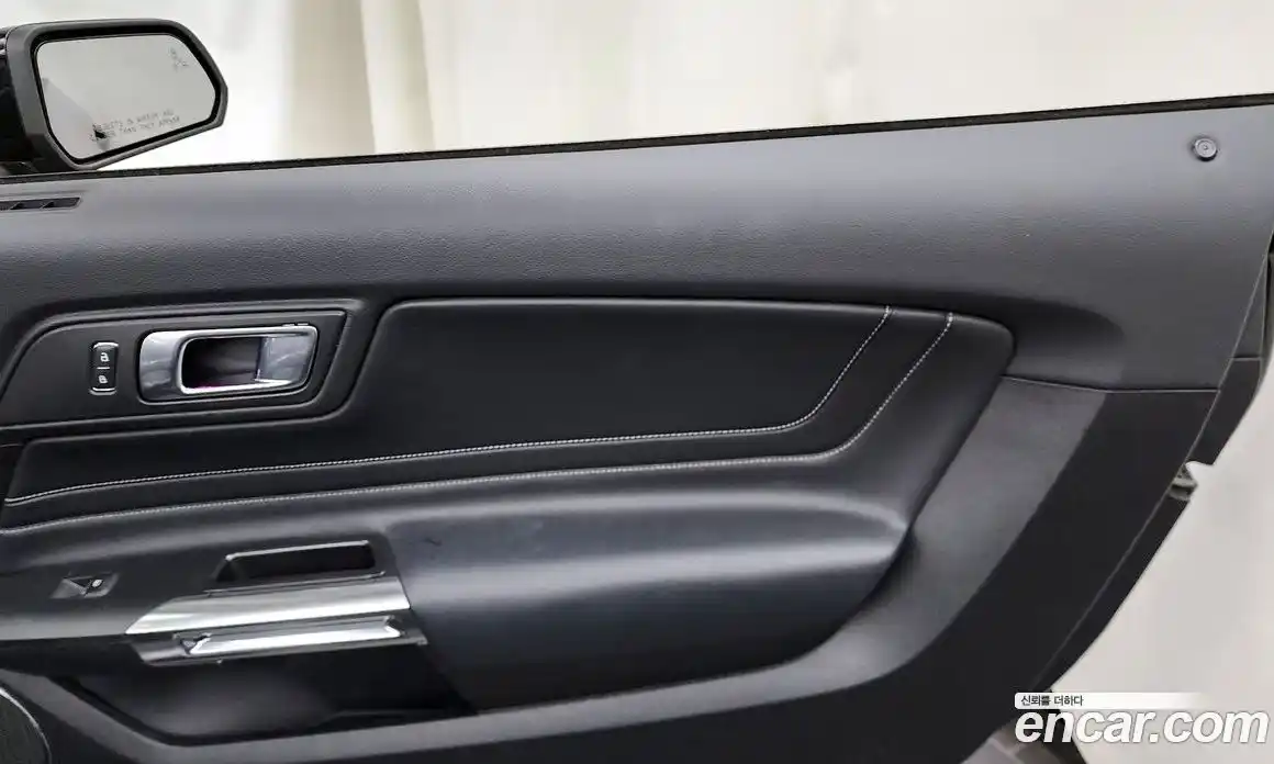 Ford Mustang 2019 2.3 автомат (гидро), фото 14