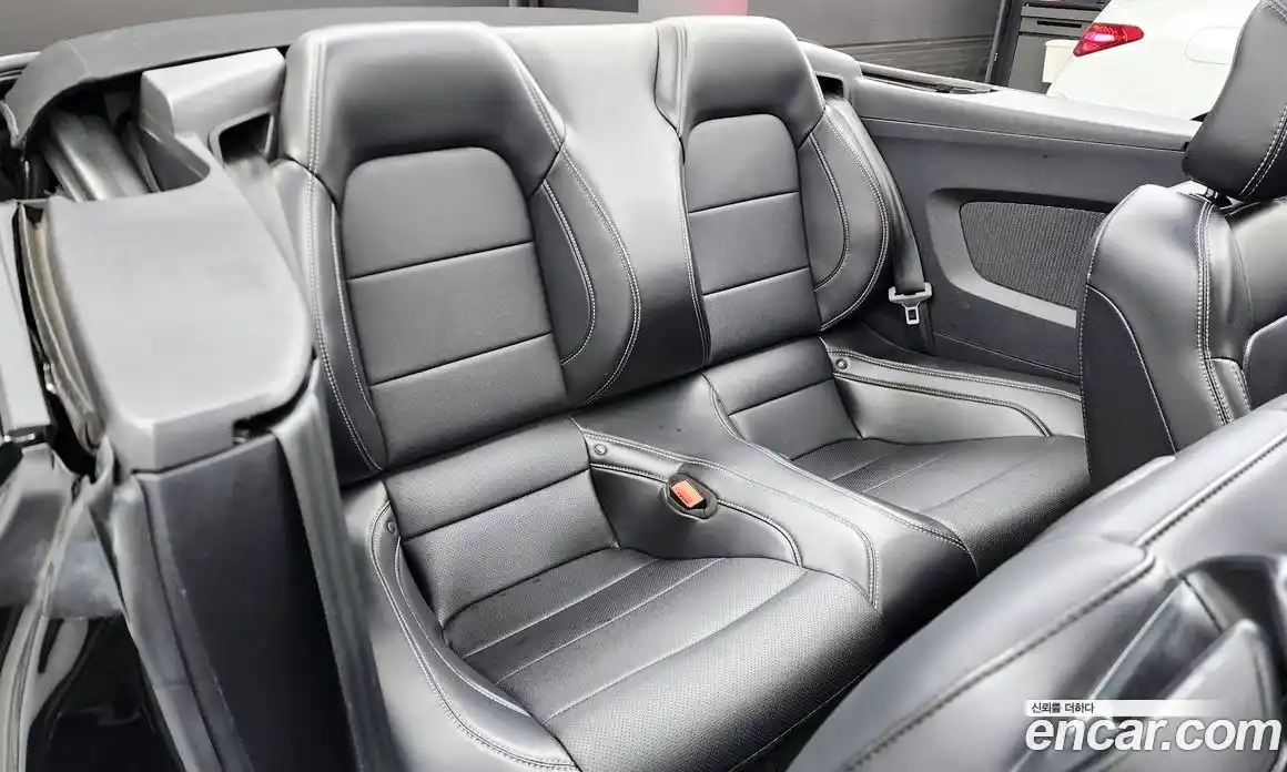 Ford Mustang 2019 2.3 автомат (гидро), фото 18