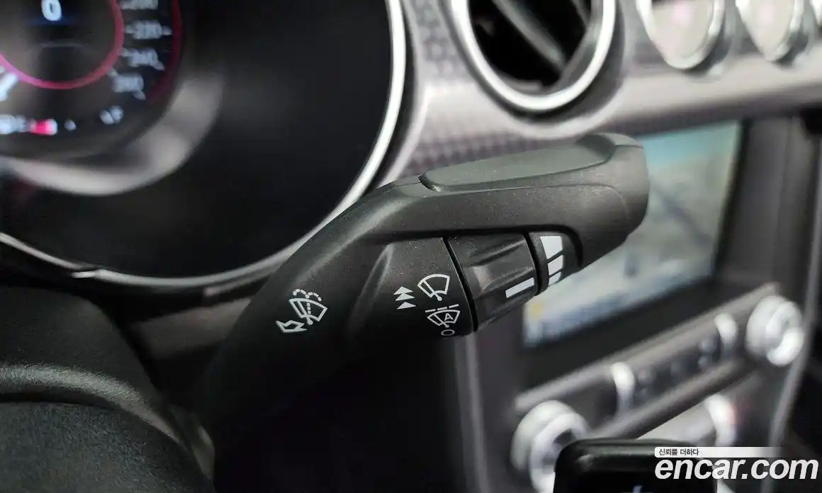 Ford Mustang 2019 2.3 автомат (гидро), фото 28