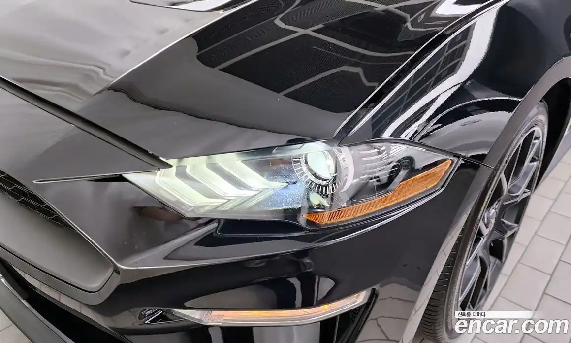 Ford Mustang 2019 2.3 автомат (гидро), фото 8