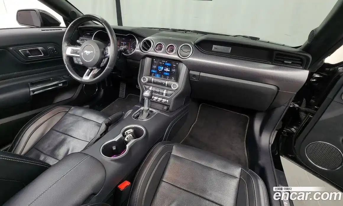 Ford Mustang 2019 2.3 автомат (гидро), фото 10