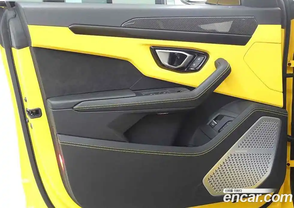 Lamborghini Urus 2024 4.0 гидро, фото 12