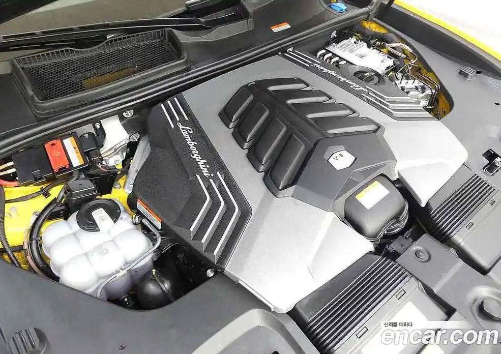 Lamborghini Urus 2024 4.0 гидро, фото 5