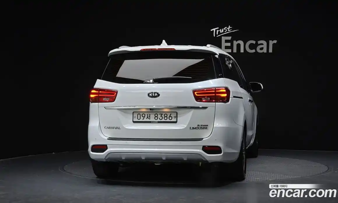 Kia Carnival 2018 3.3 автомат (гидро), фото 4