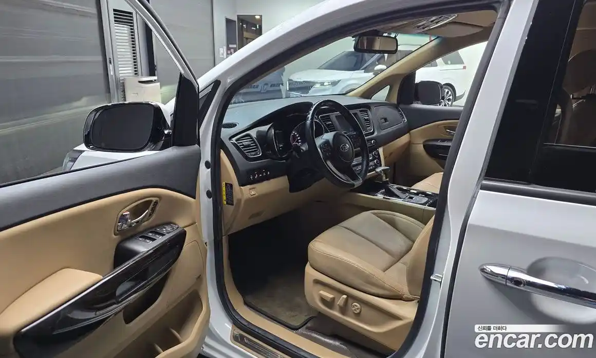 Kia Carnival 2018 3.3 автомат (гидро), фото 10