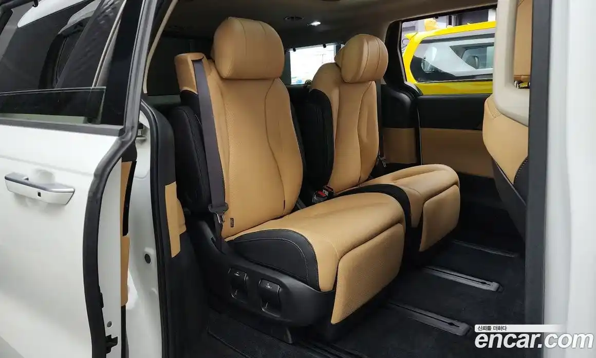 Kia Carnival 2023 3.5 автомат (гидро), фото 12