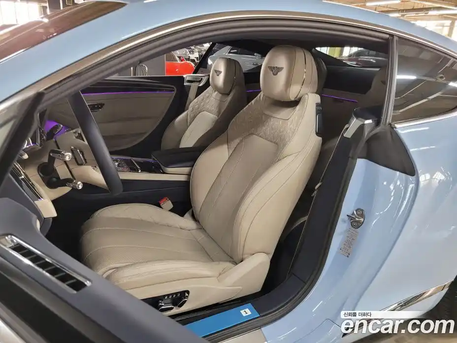 Bentley Continental 2021 4.0 гидро, фото 11