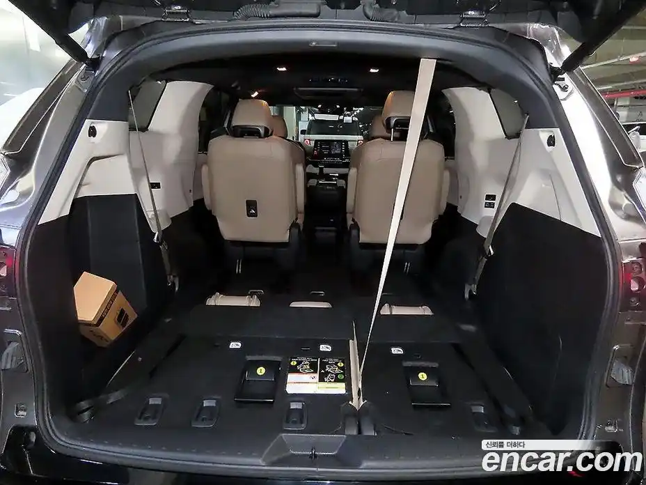 Toyota Sienna 2023 2.5 гидро, фото 16