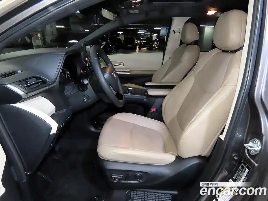 Toyota Sienna 2023 2.5 гидро, фото 6