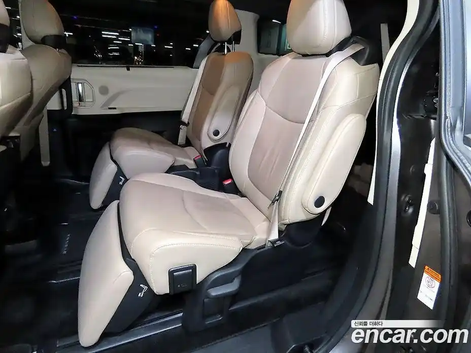Toyota Sienna 2023 2.5 гидро, фото 7