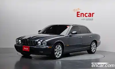 Jaguar XJ-8