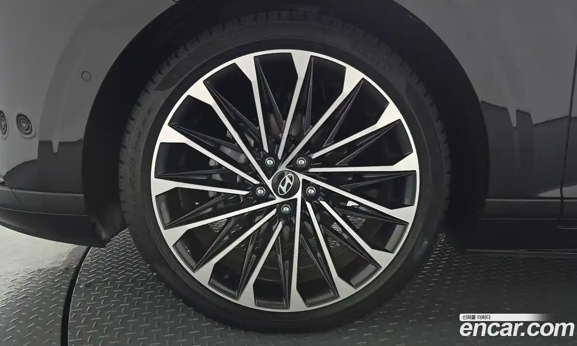 Hyundai Grandeur 2025 1.6 автомат (гидро), фото 4