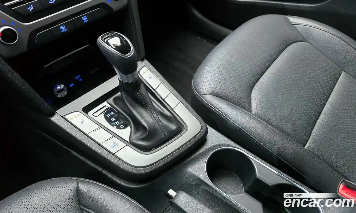 Hyundai Avante 2016 1.6 автомат (гидро), фото 12
