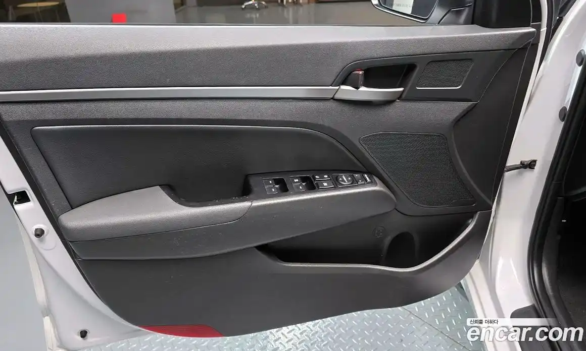 Hyundai Avante 2016 1.6 автомат (гидро), фото 14