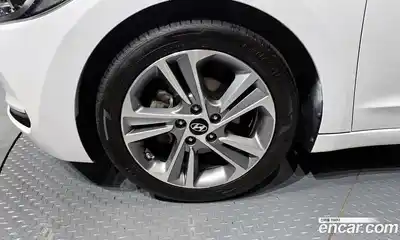 Hyundai Avante 2016 1.6 автомат (гидро), миниатюра 5