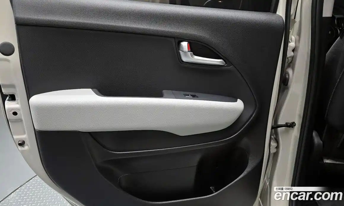 Kia Ray 2024 1.0 автомат (гидро), фото 15