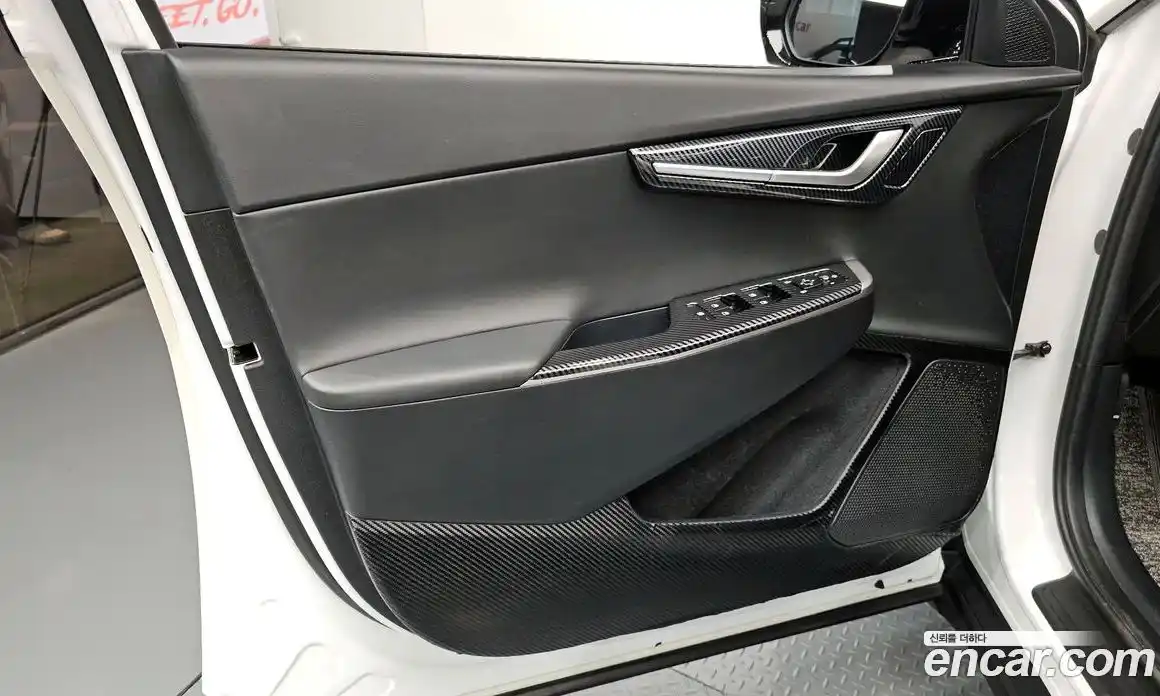 Kia EV6 2023 0.1 автомат (гидро), фото 14