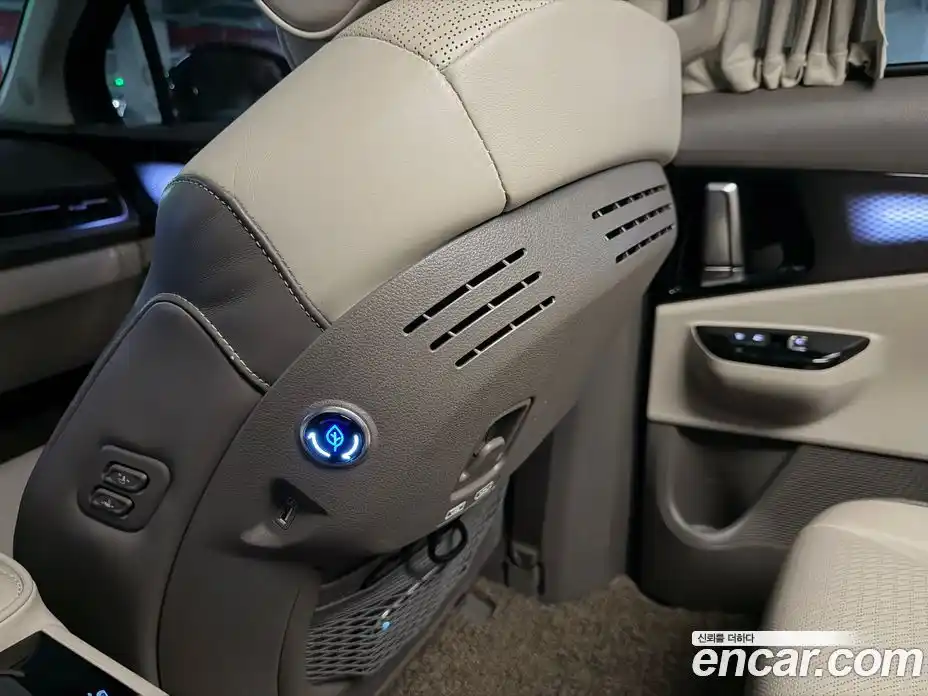 Kia Carnival 2023 3.5 автомат (гидро), фото 7
