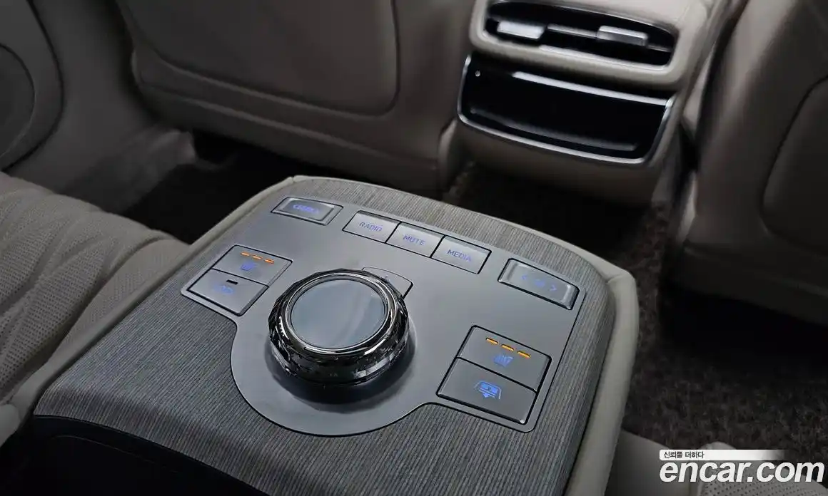 Genesis G80 2025 2.5 автомат (гидро), фото 24